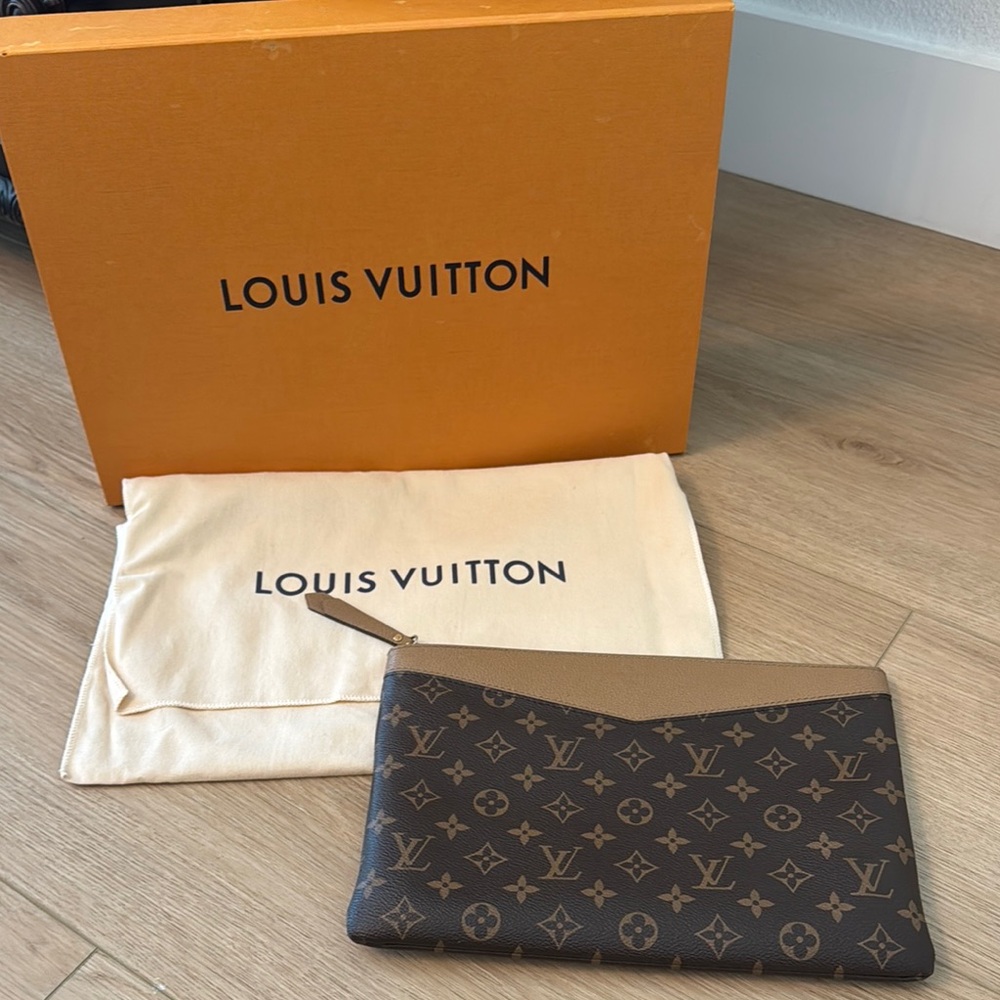 Louis Vuitton Monogram Clutch